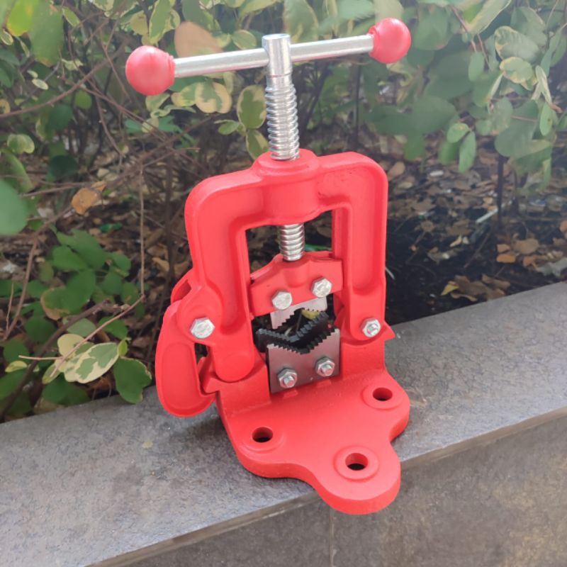 Alat Penjepit Pipa Catok Pipa Tanggem Pipe Vice With Tripod Stand - 15 - 165mm