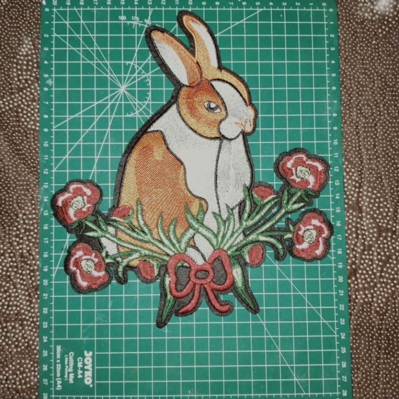 Iron Patch Kelinci Bunga Bordir Setrika Besar