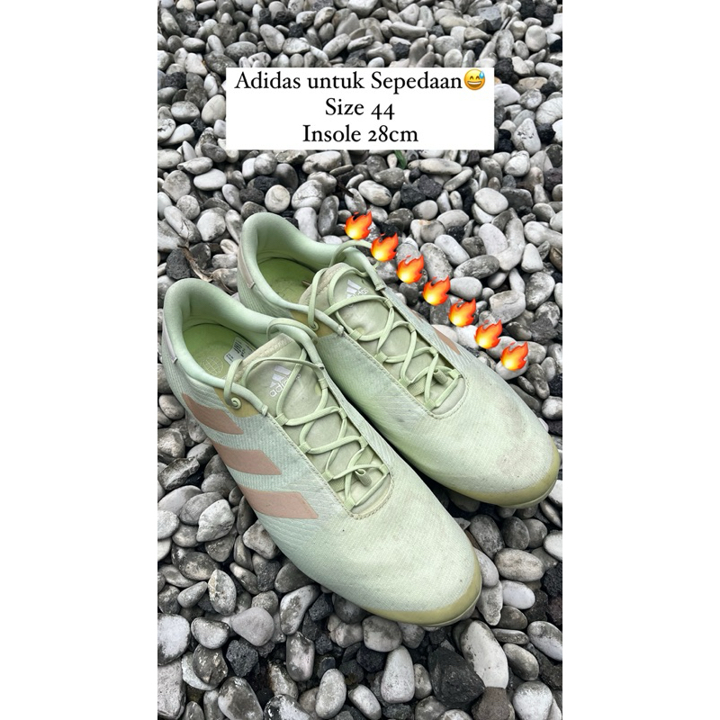 Preloved Sepatu Adidas untuk Sepedaan