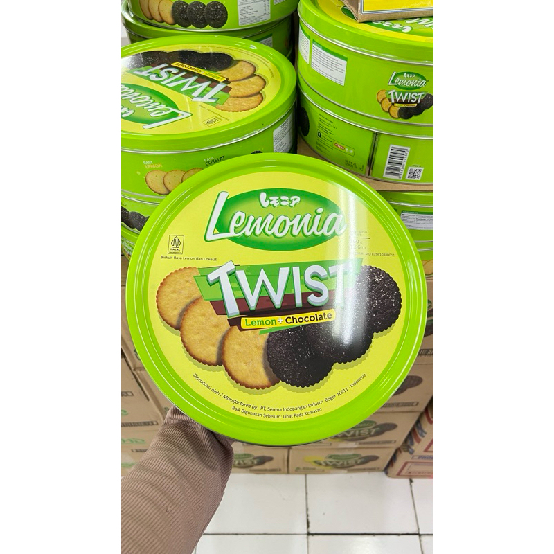 

Nissin biscuit lemonia twist kaleng 360gr