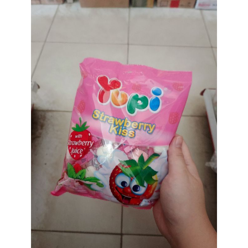 

Yupi Strawberry Kiss 120gr