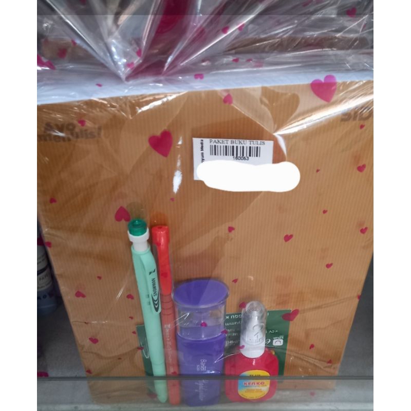 

1 paket-buku tulis