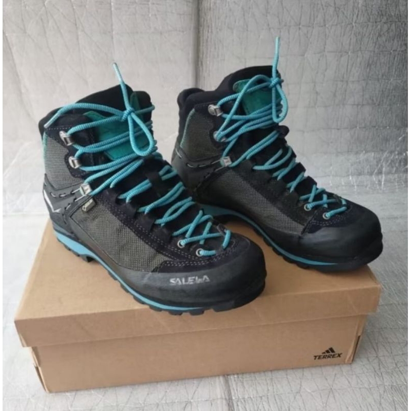 Sepatu Salewa Crow Goretex Hiking Boot
