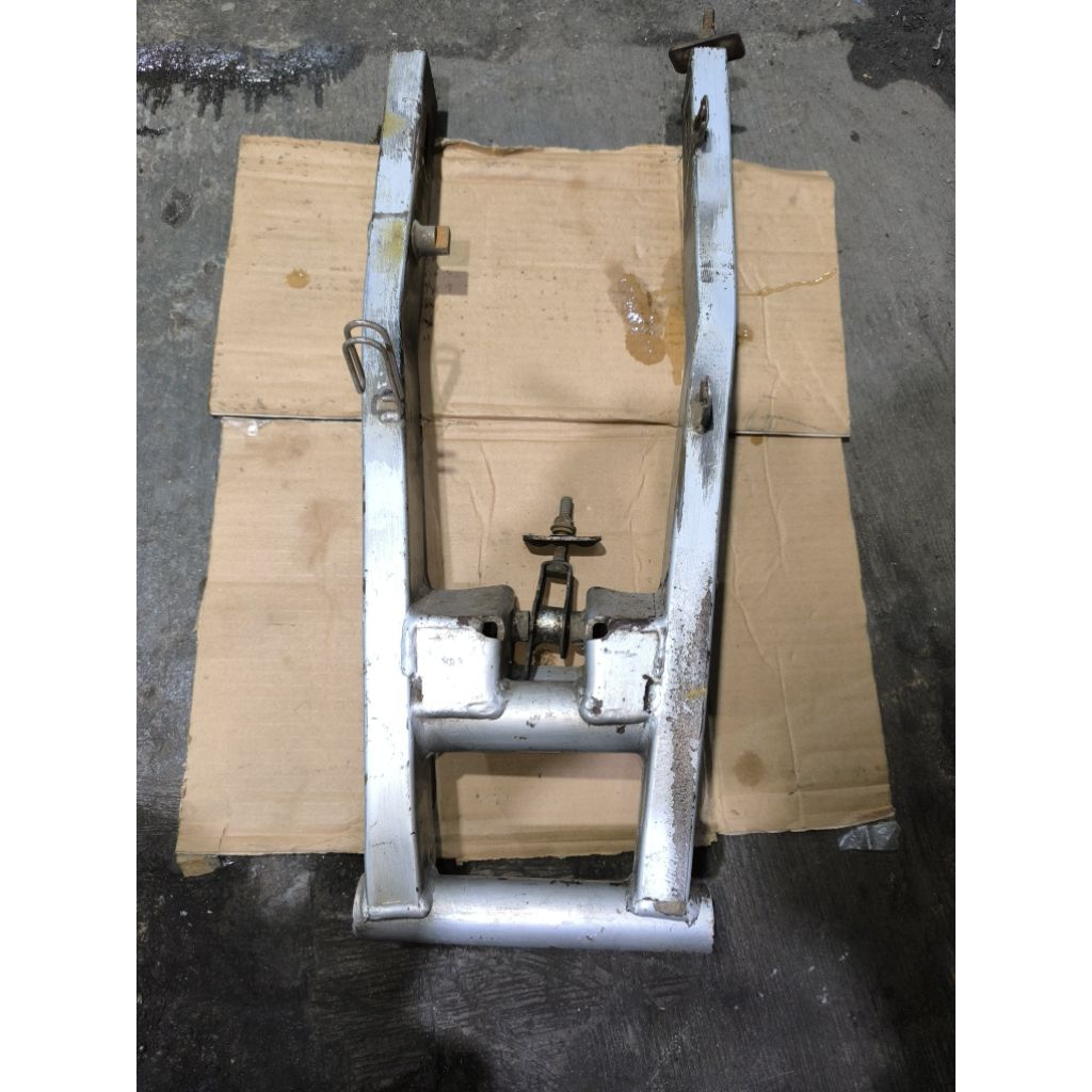 (SECOND) swing arm suzuki satria FU thailand satria FU barong