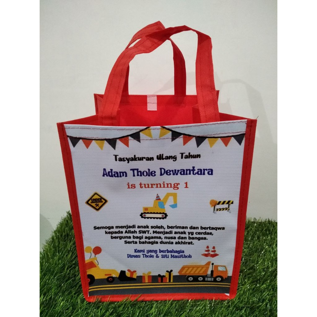 

Tas kotak/tas souvenir/tas goodibag ukuran 30 x 7 x 35