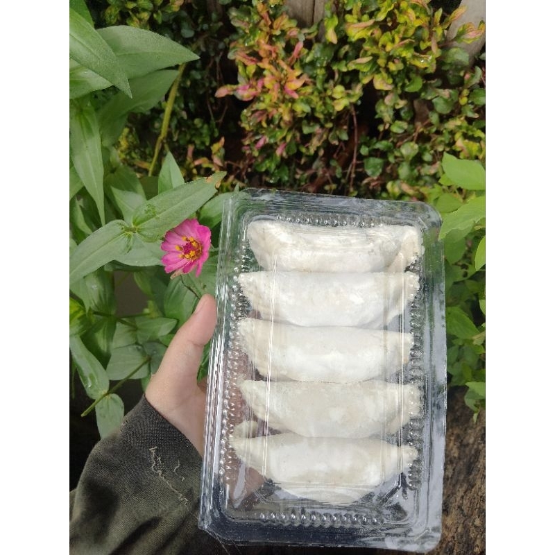 

cireng isi ayam suwir pedas