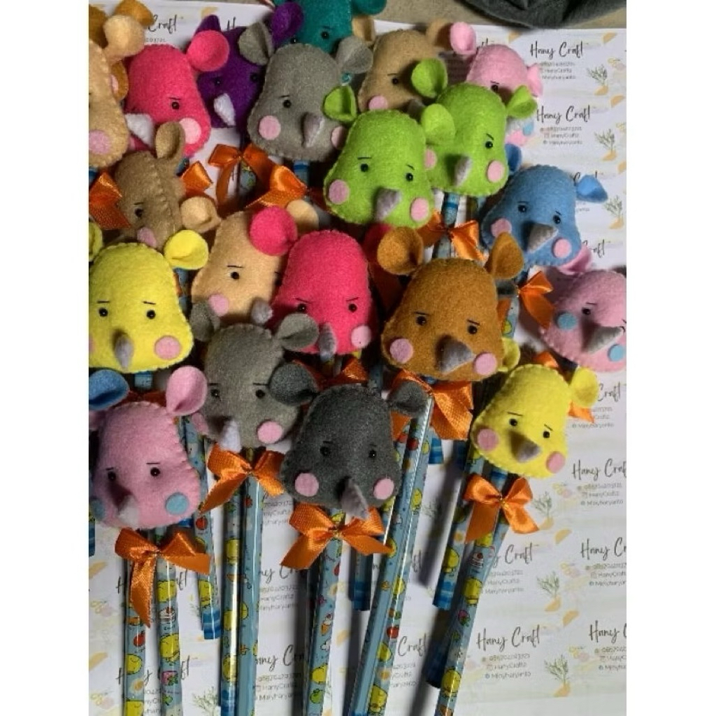 

pensil karakter