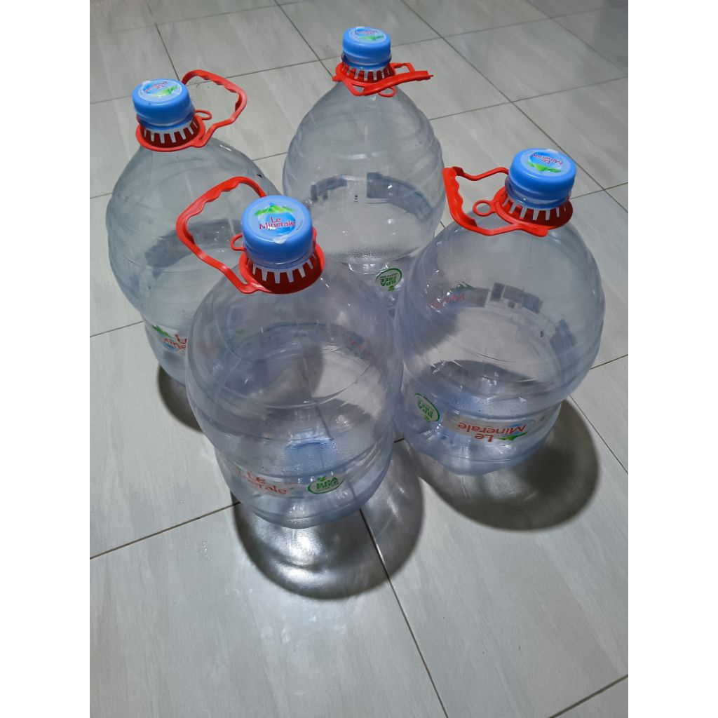 

Galon Le Mineral Bekas 15 liter Bersih