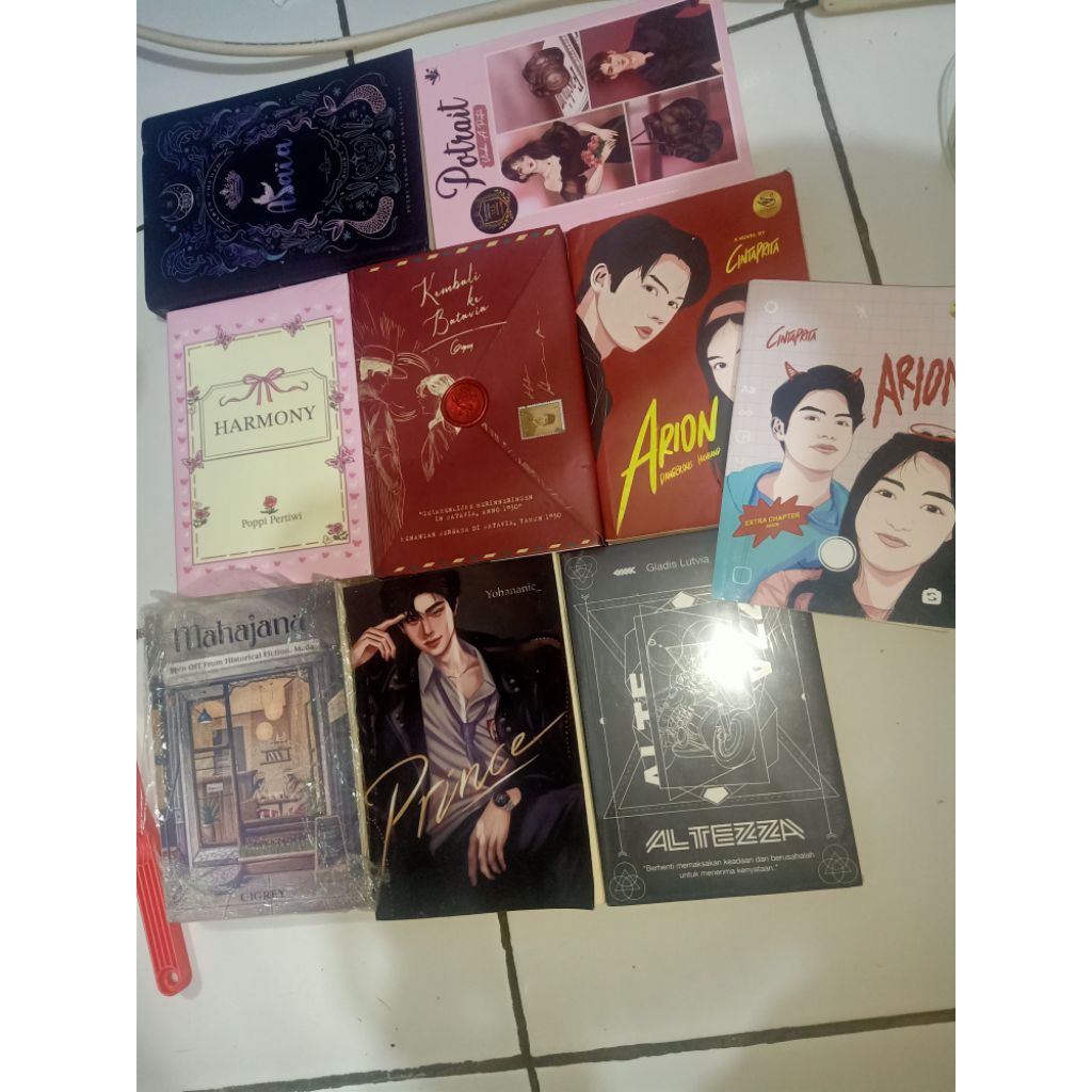 Preloved novel Han J 2 HC