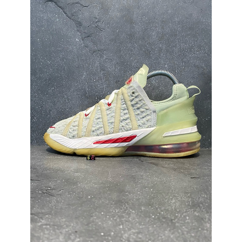 lebron 18 b7987