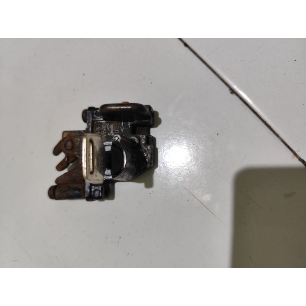 kunci jok motor kawasaki binter merzy kz 200