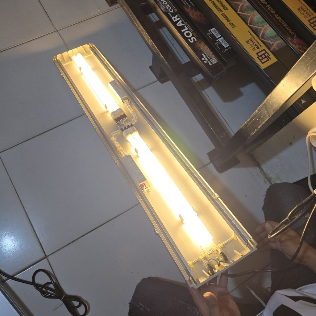 Lampu Tanning Ikan Arwana Arowana PLL Batok Flat Box Slim Minimalis Simple Elegan 100 cm
