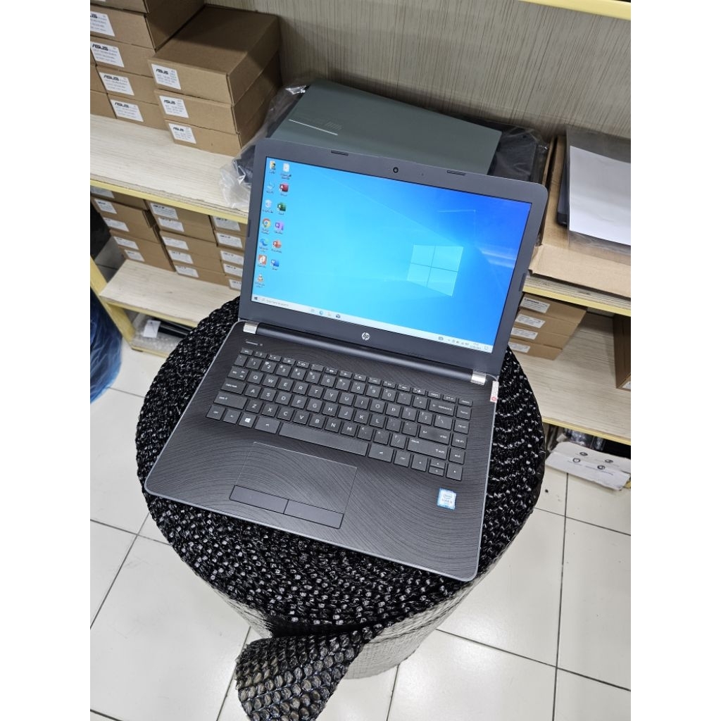 Laptop Leptop HP Intel Core i3-6006U RAM 4GB SSD 128GB Kondisi Bagus siap pakai