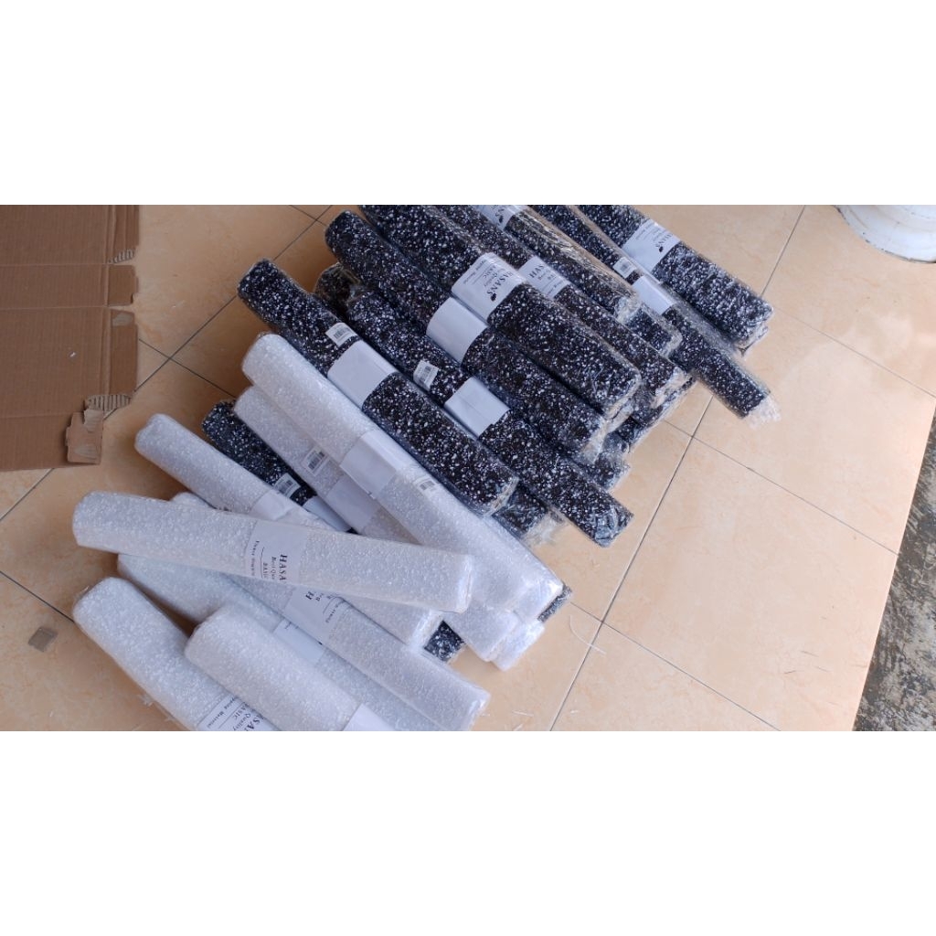 

Tile salju Hitam putih snow tile buket