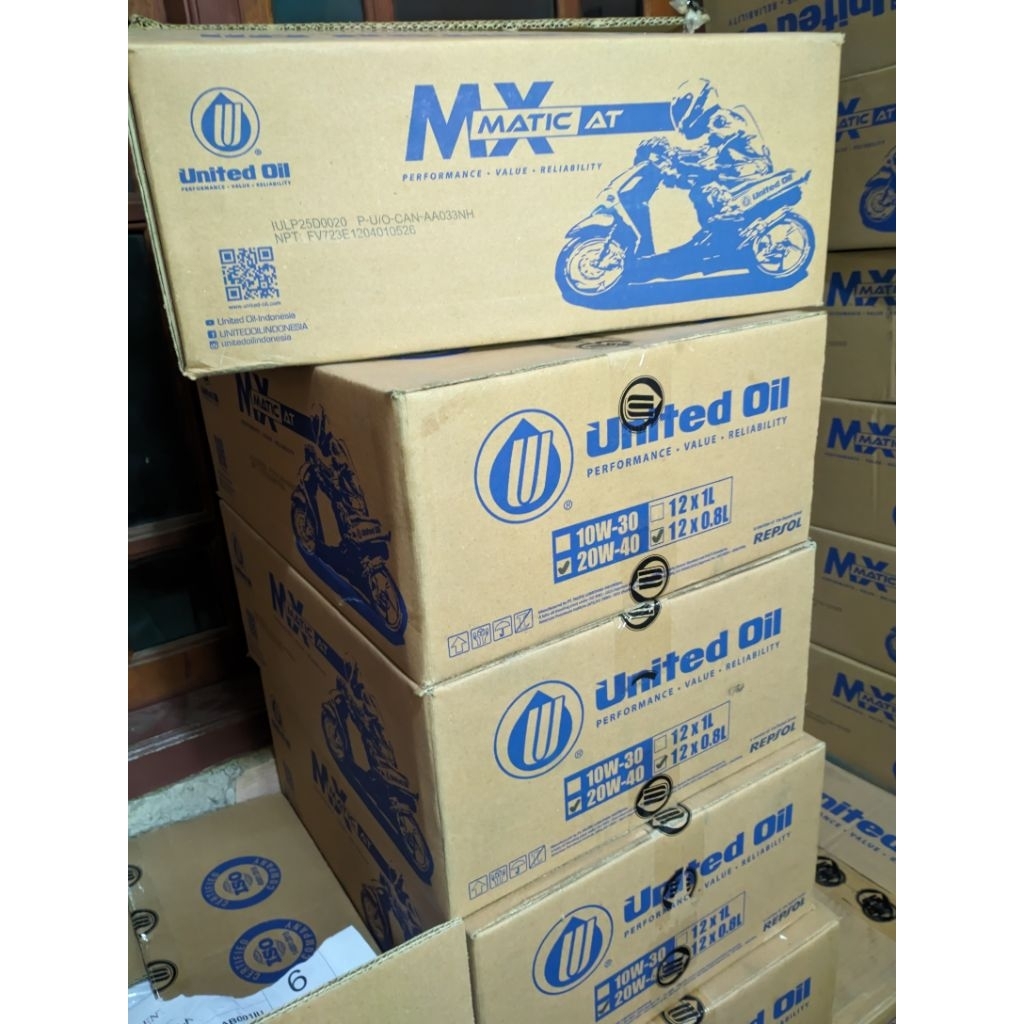 OLI MOTOR MATIC ( UNITED OIL SPESIAL TINCAN / KALENG) UKURAN 1L SEMI SINTETIK