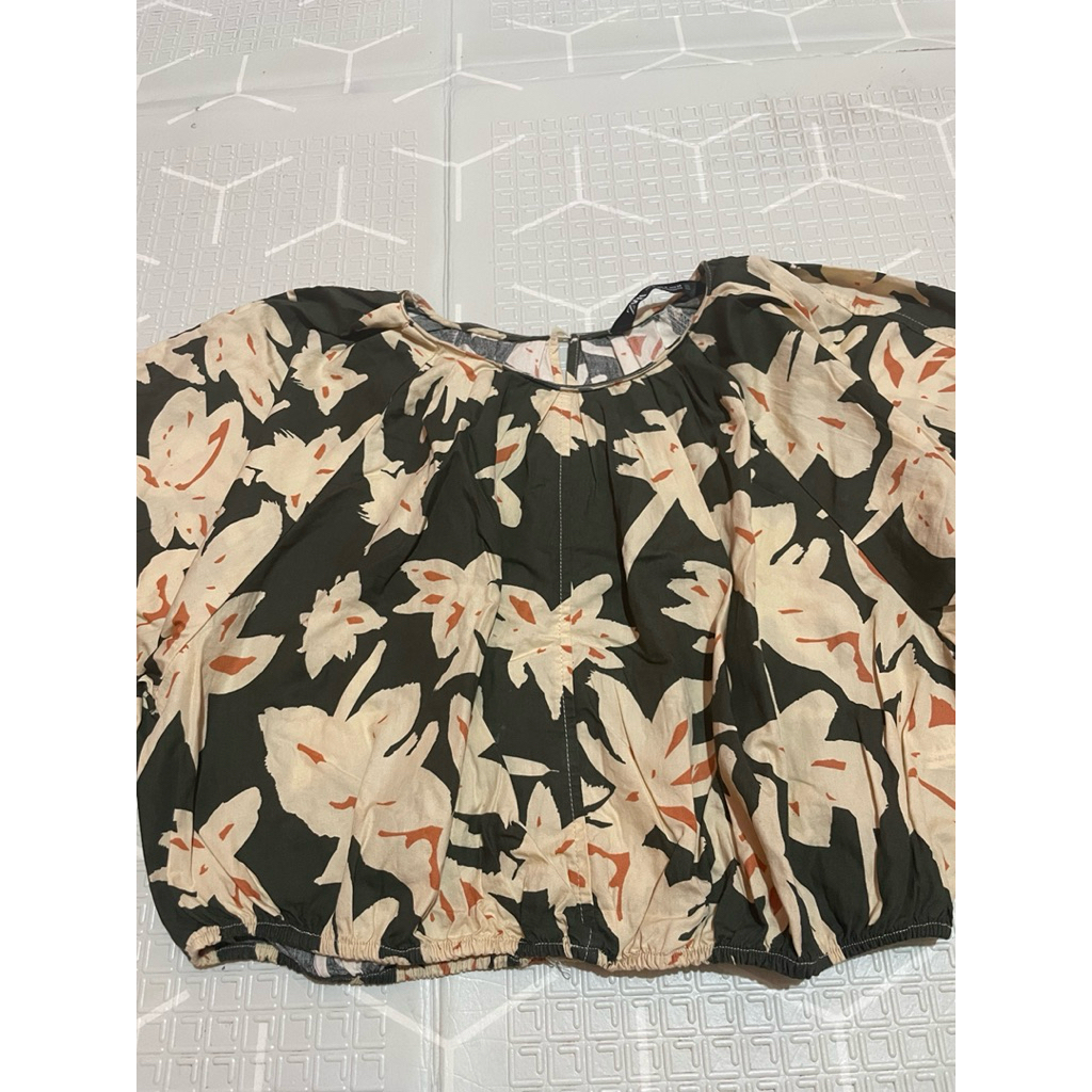 Preloved Blouse crop Zara
