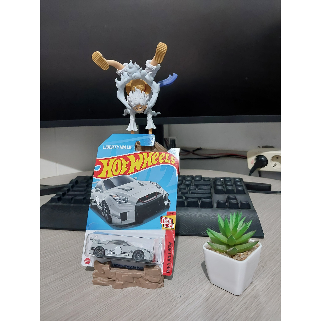 Hot Wheels LBWK Nissan GTR 35 HOT WHEELS hot item