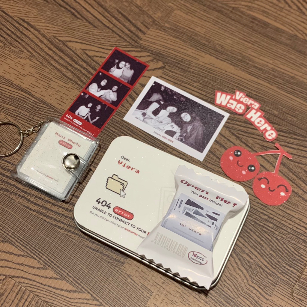 Paket Custom Gift Tin Case 16+2 Photos 1inch Album Keychain 2 Sticker