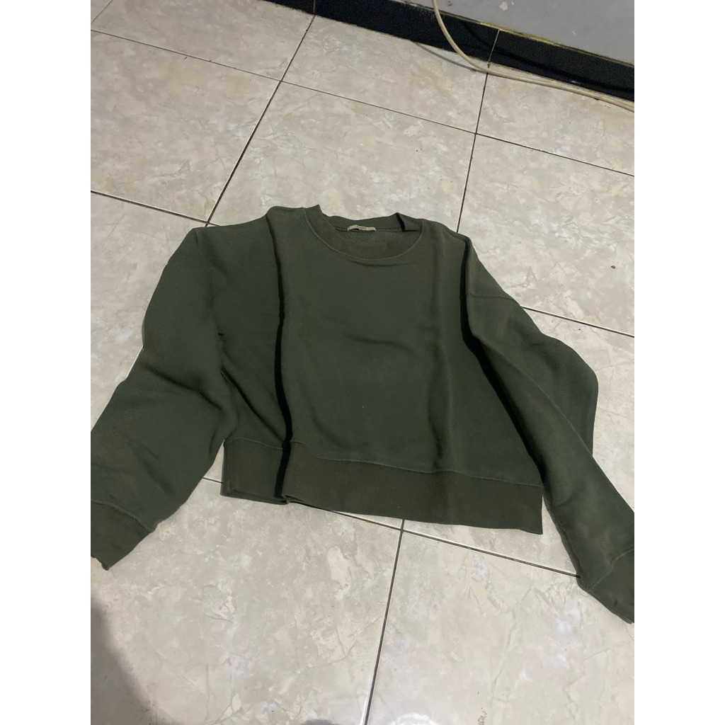 PRELOVED ZANO BASIC SWEATER CROP HIJAU ARMY &BIRU MUDA
