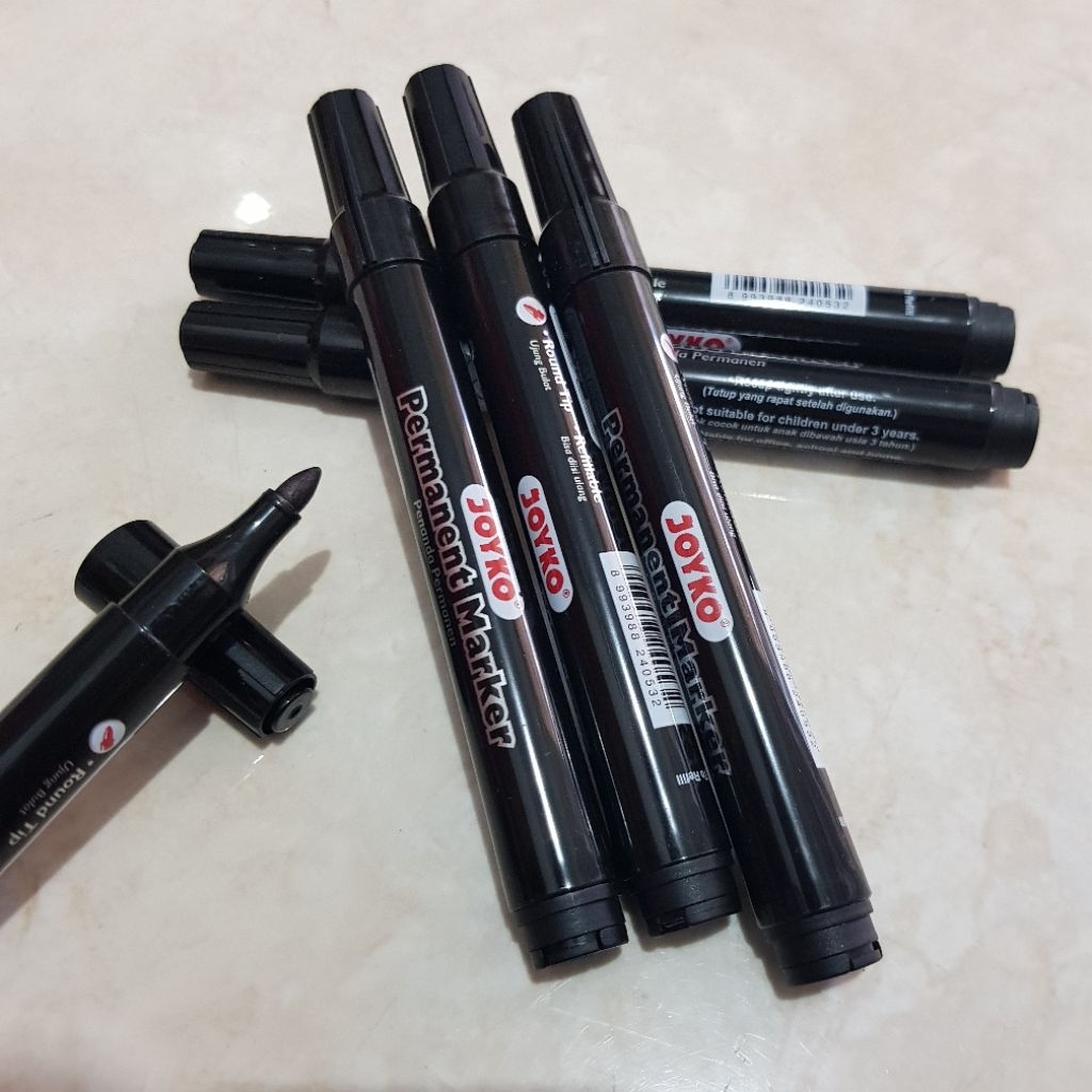 

Spidol permanen hitam Joyko PM-34 satuan