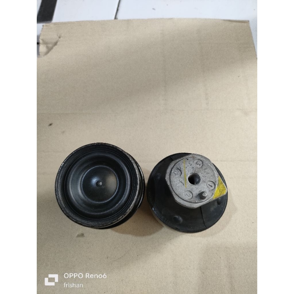KARET BUSHING ENGINE MOUNTING KANAN SUZUKI ERTIGA 2018 KE ATAS