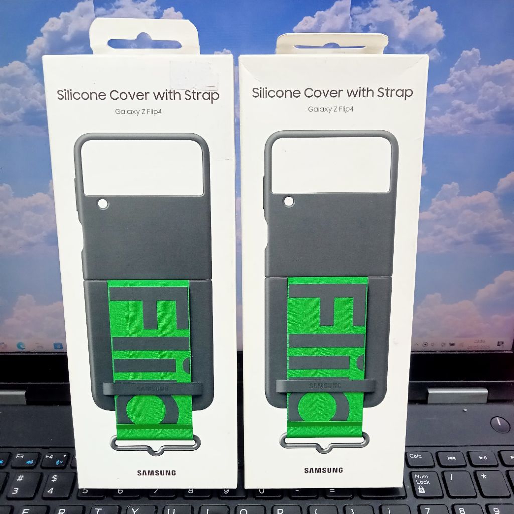 Silicone Cover With Strap Galaxy Z Flip4 / Cover Z Flip 4 ORI