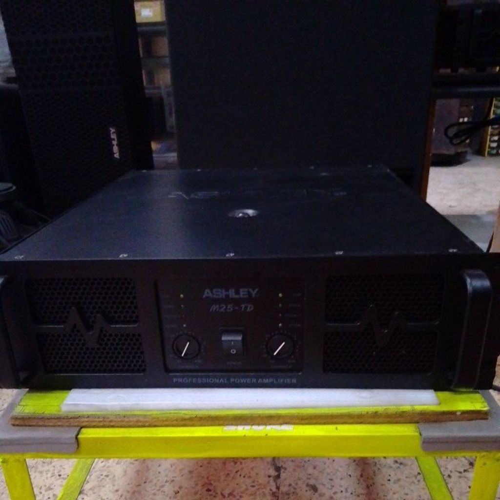 power amplifier Ashley m25-td/POWER ASHLEY M25TD