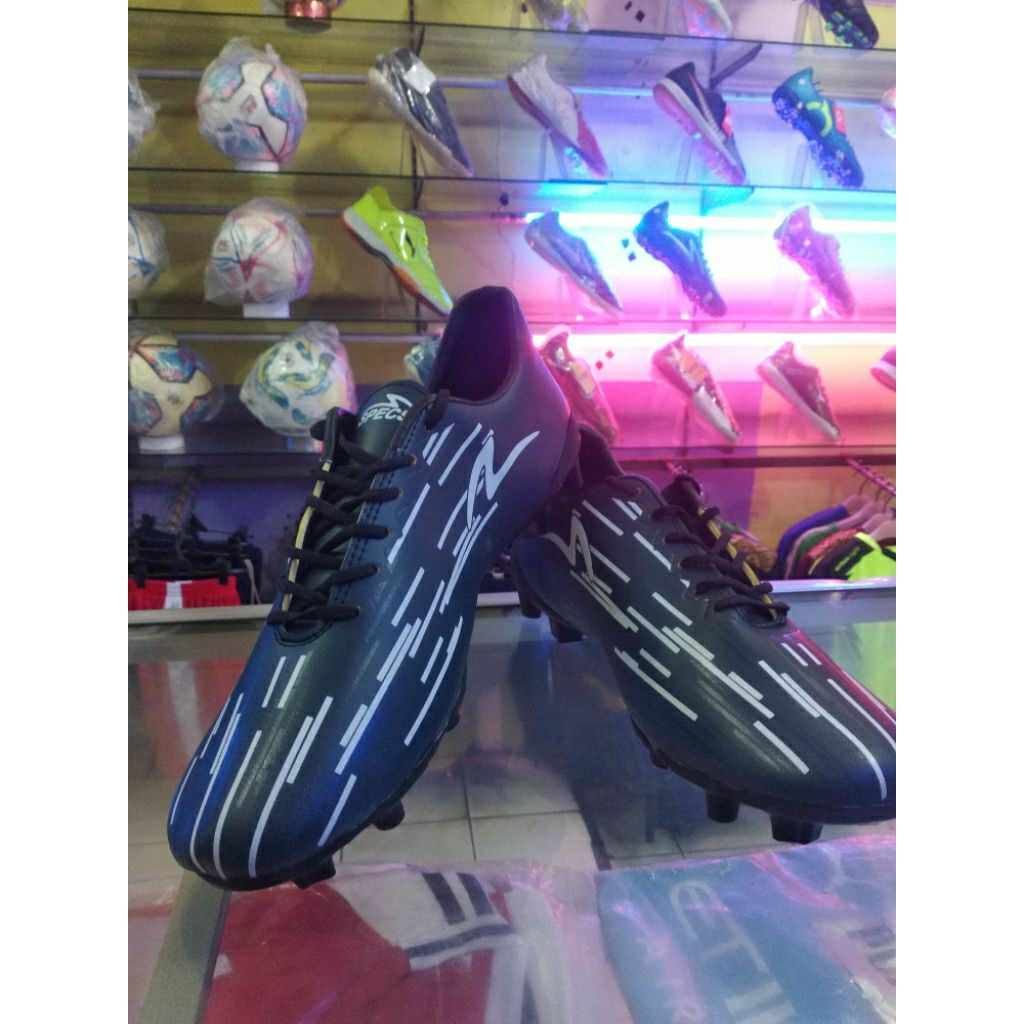 sepatu bola size jumbo