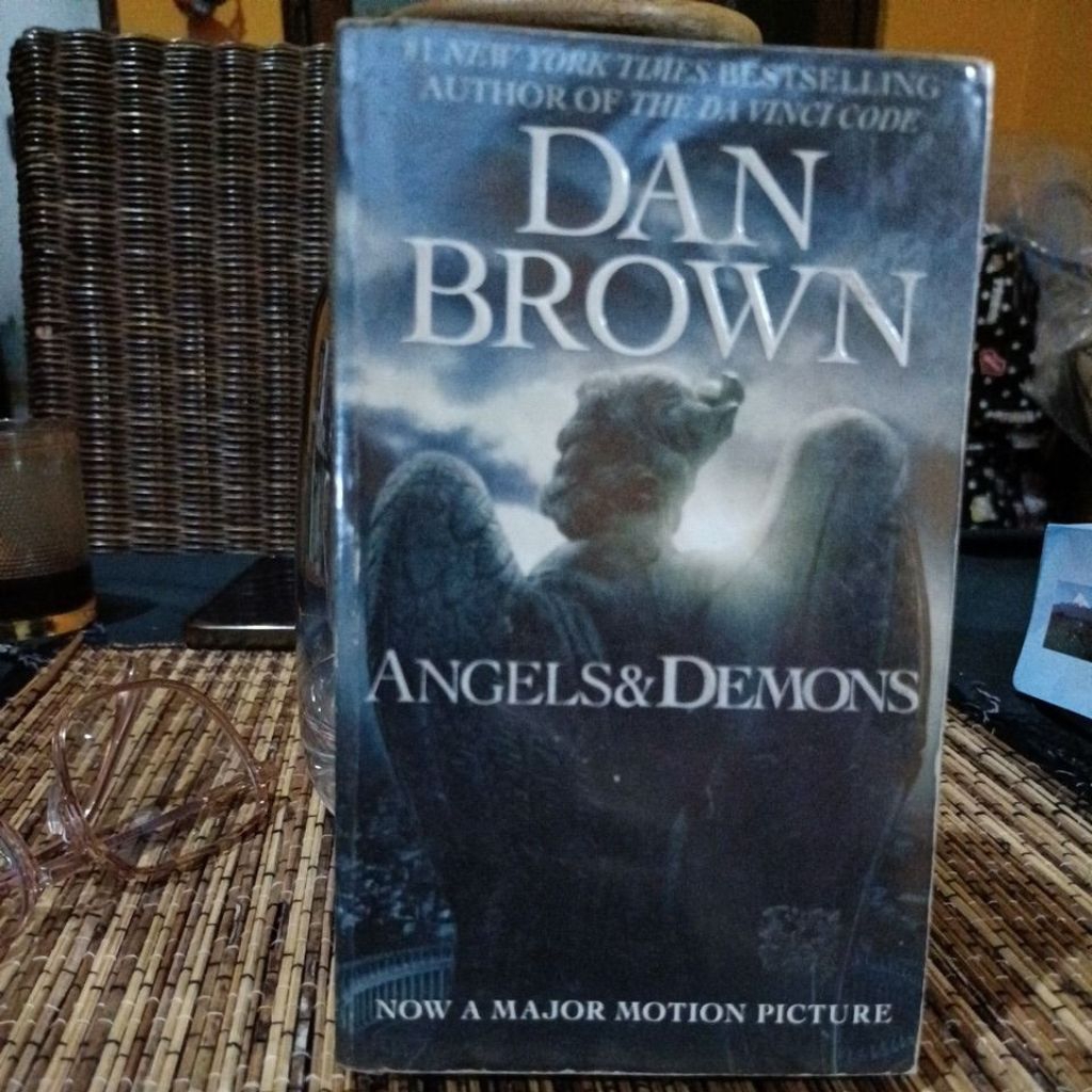 buku Angels & Demons Dan Brown (prelove)