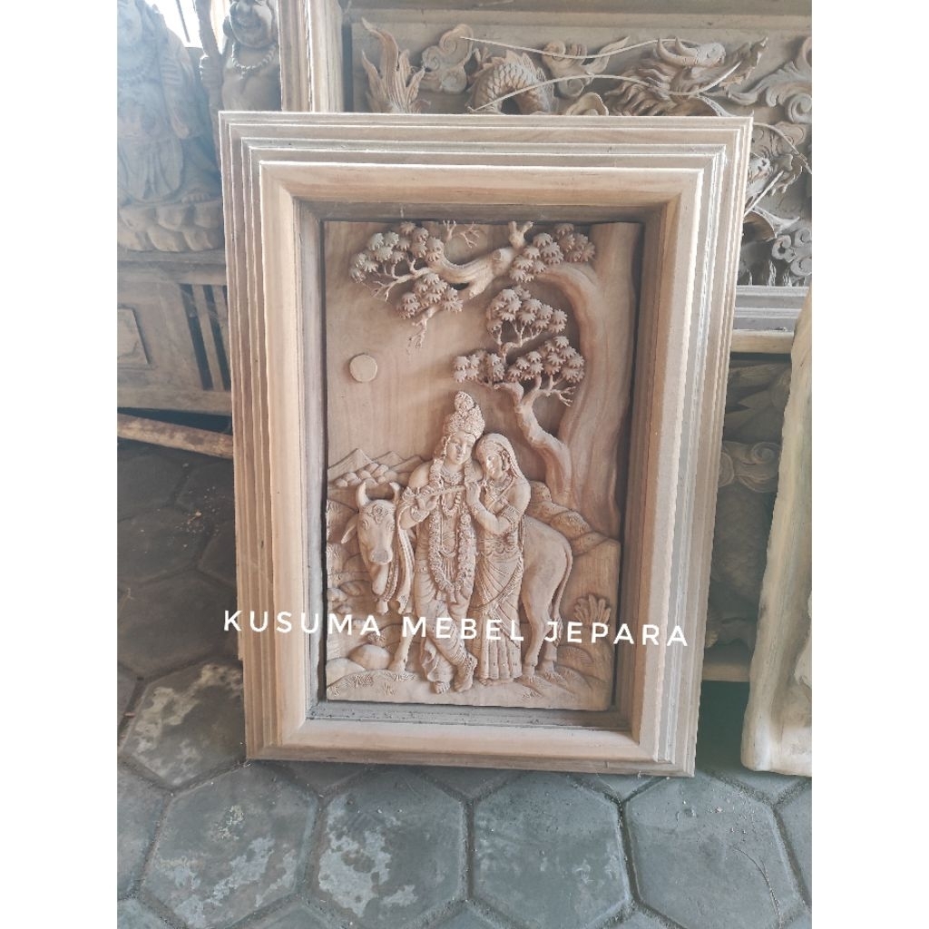 Hiasan Dinding Relief Ukir Krishna Radha Kayu Trembesi Frame Kayu Jati (Panjang 85cm x Lebar 60cm x 
