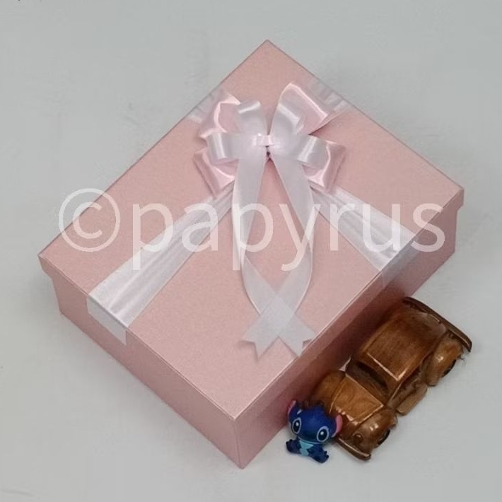 

PAPYRUS 20x25 Tinggi 10cm Kotak Kado Gift Box Hardbox Hampers V2