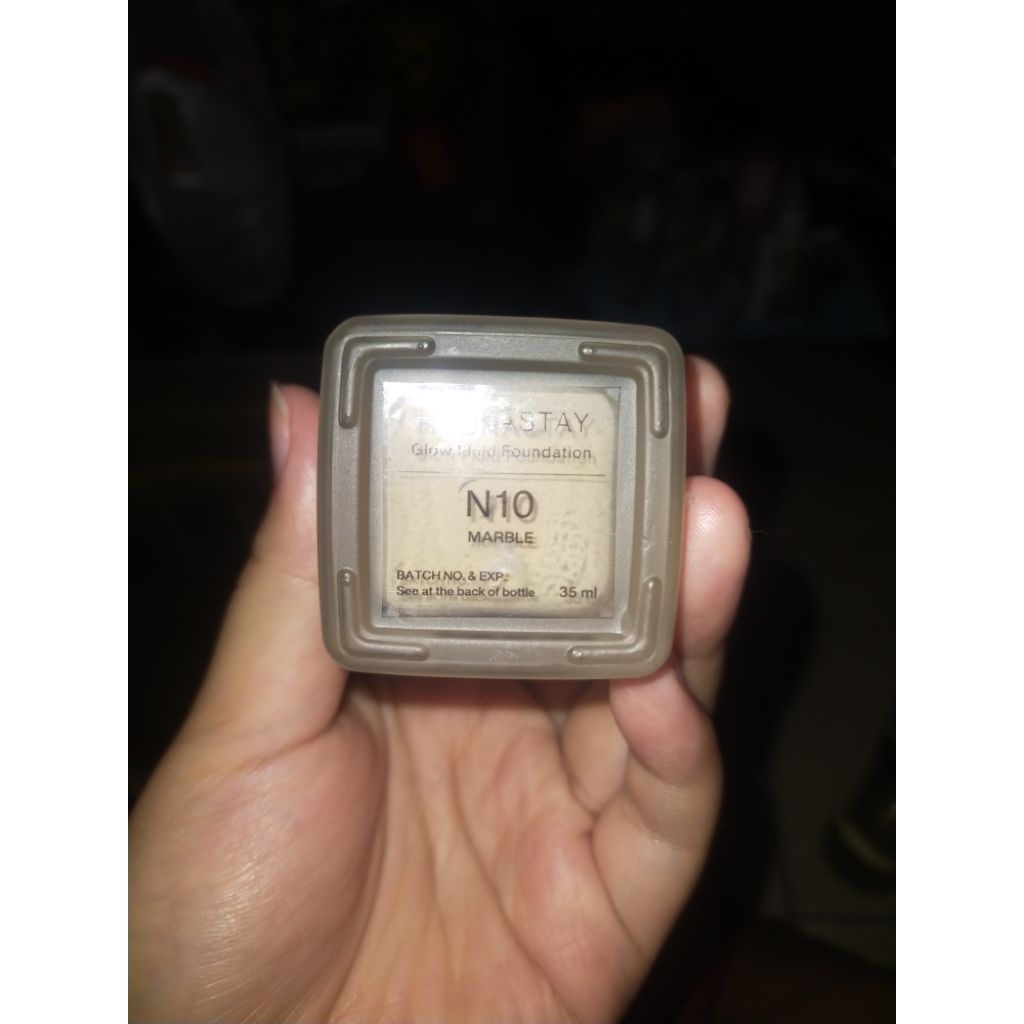 Make over hydrastay glow fluid foundation Preloved