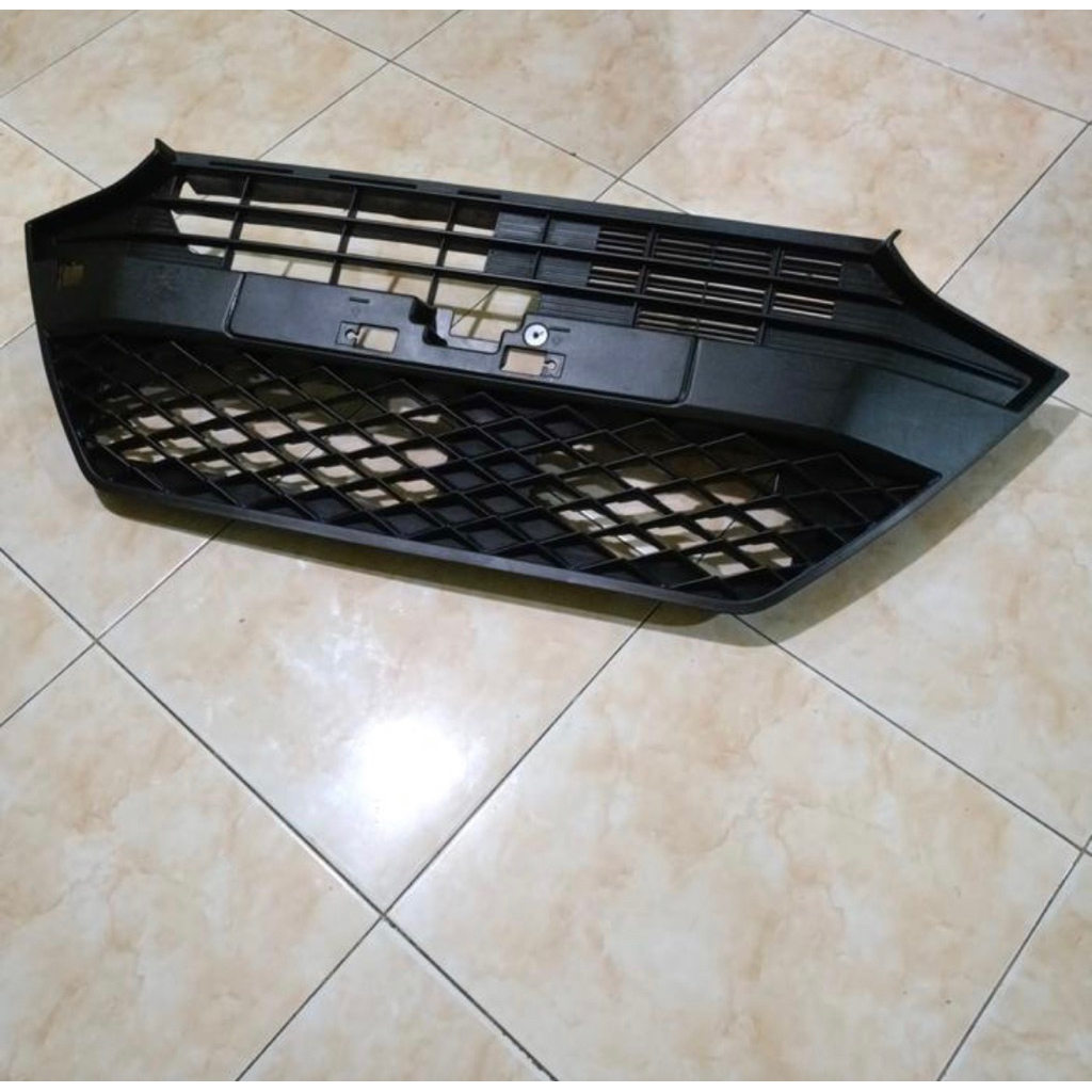 Grill bemper depan Toyota Raize