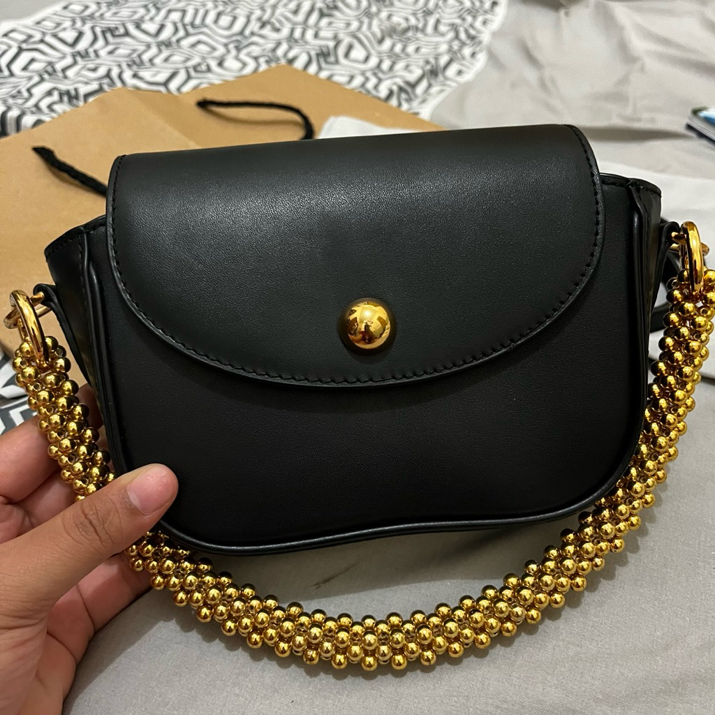 Preloved Tas Charles & Keith