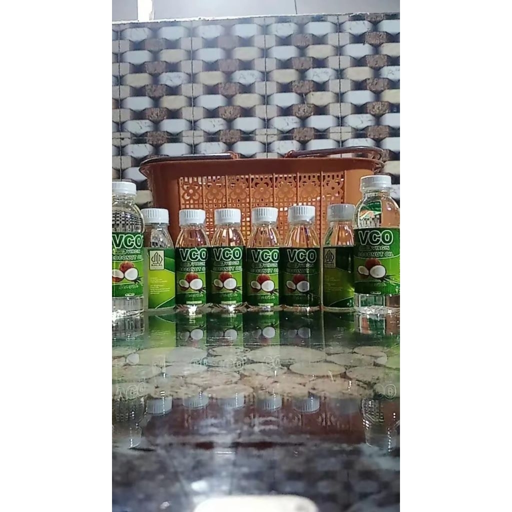 

Virgin Coconut Oil VCO Obat Segala Penyakit, Hasil Permentasi Dari Kelapa Berkualitas.