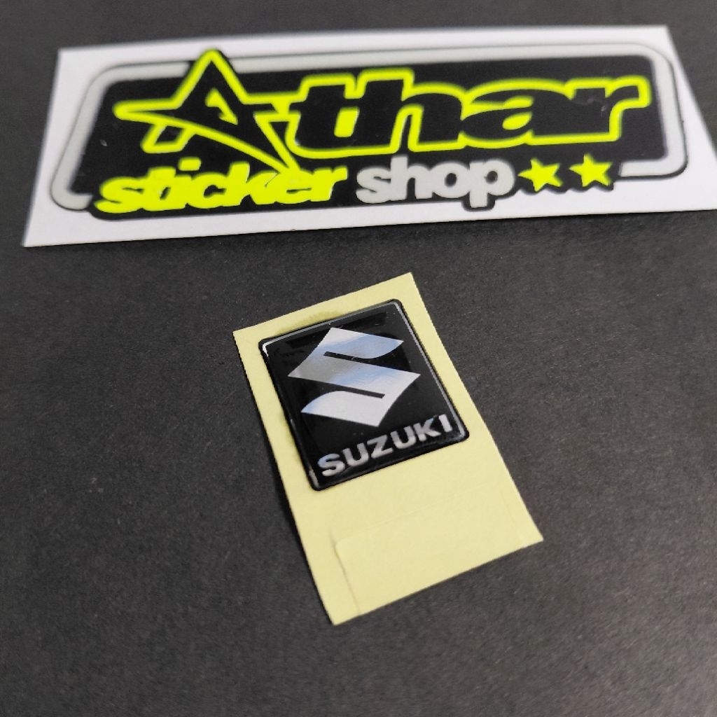 emblem logo Suzuki stiker emblem timbul logo Suzuki
