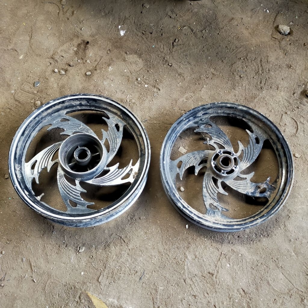 Sepasang Wheel Set Wheelset Velg Pelek Velk Veleg Belek Alumunium Aloy Ring 18 an Lebar Takachi PNP 