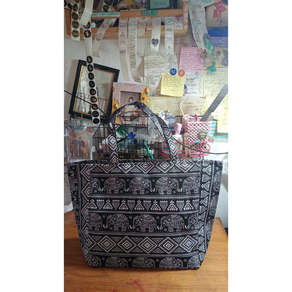 Tote bag gambar gajah warna hitam putih-tas wanita