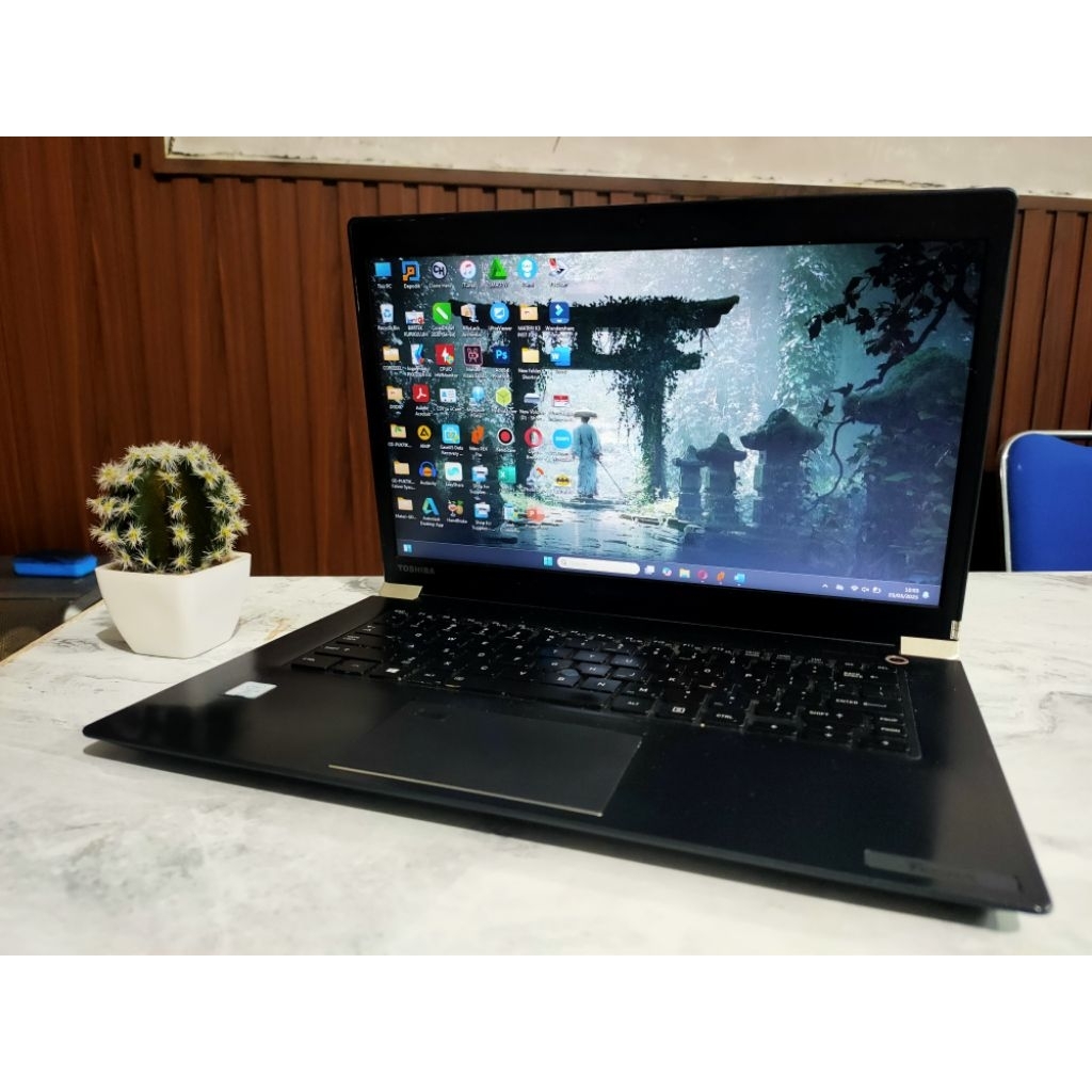 Laptop Toshiba Tecra X40-D Core i5 Gen 7 RAM 8GB SSD 256GB
