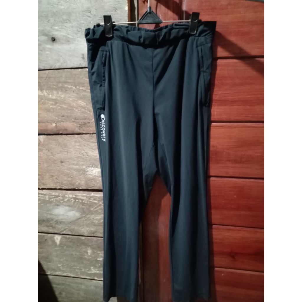 celana training thrift Discovery