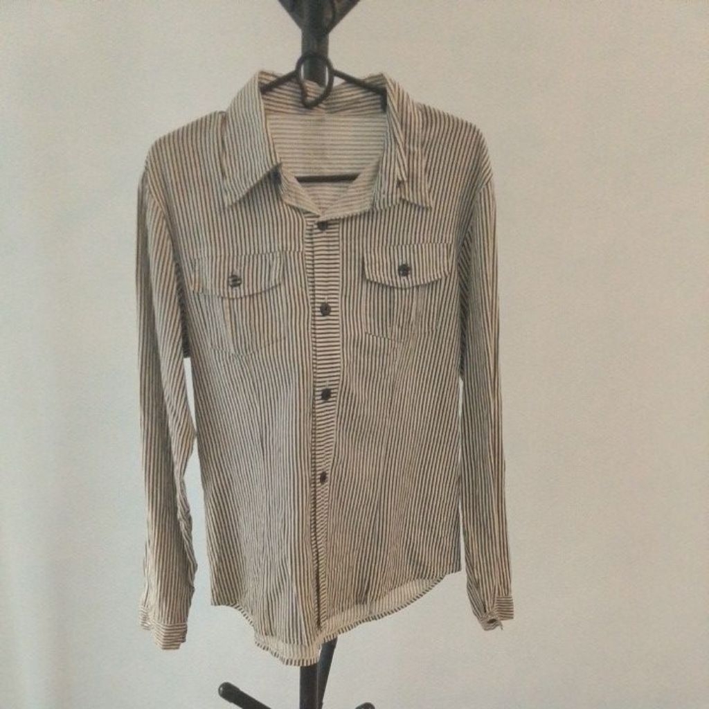 promo kemeja garis putih hitam buat cewek