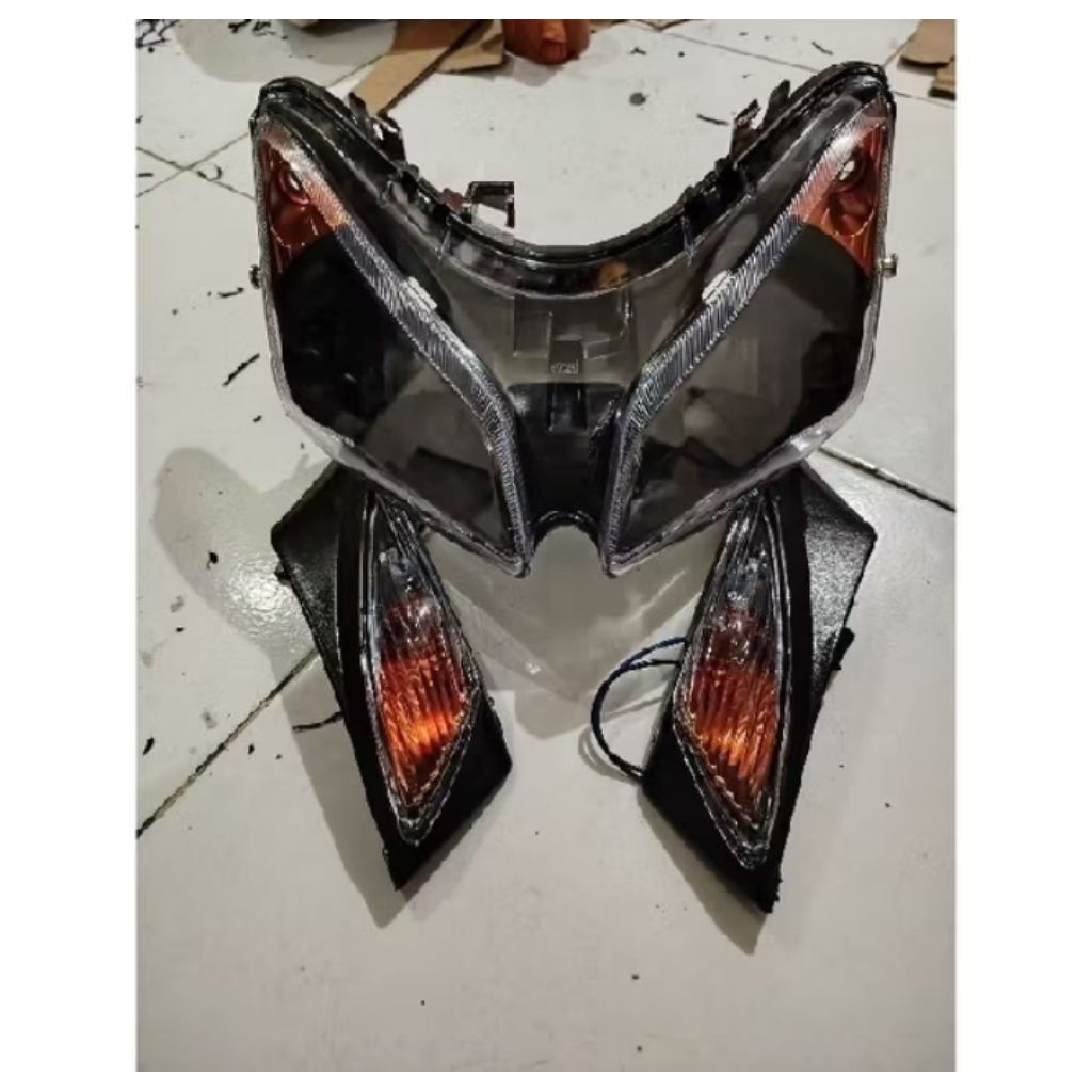 Reflektor Lampu Depan Plus Lampu Sen Depan Vario 110 CW Karbu Custom Hitam Oranye