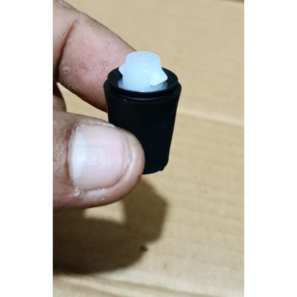 karet ganjalan pintu mobil toyota