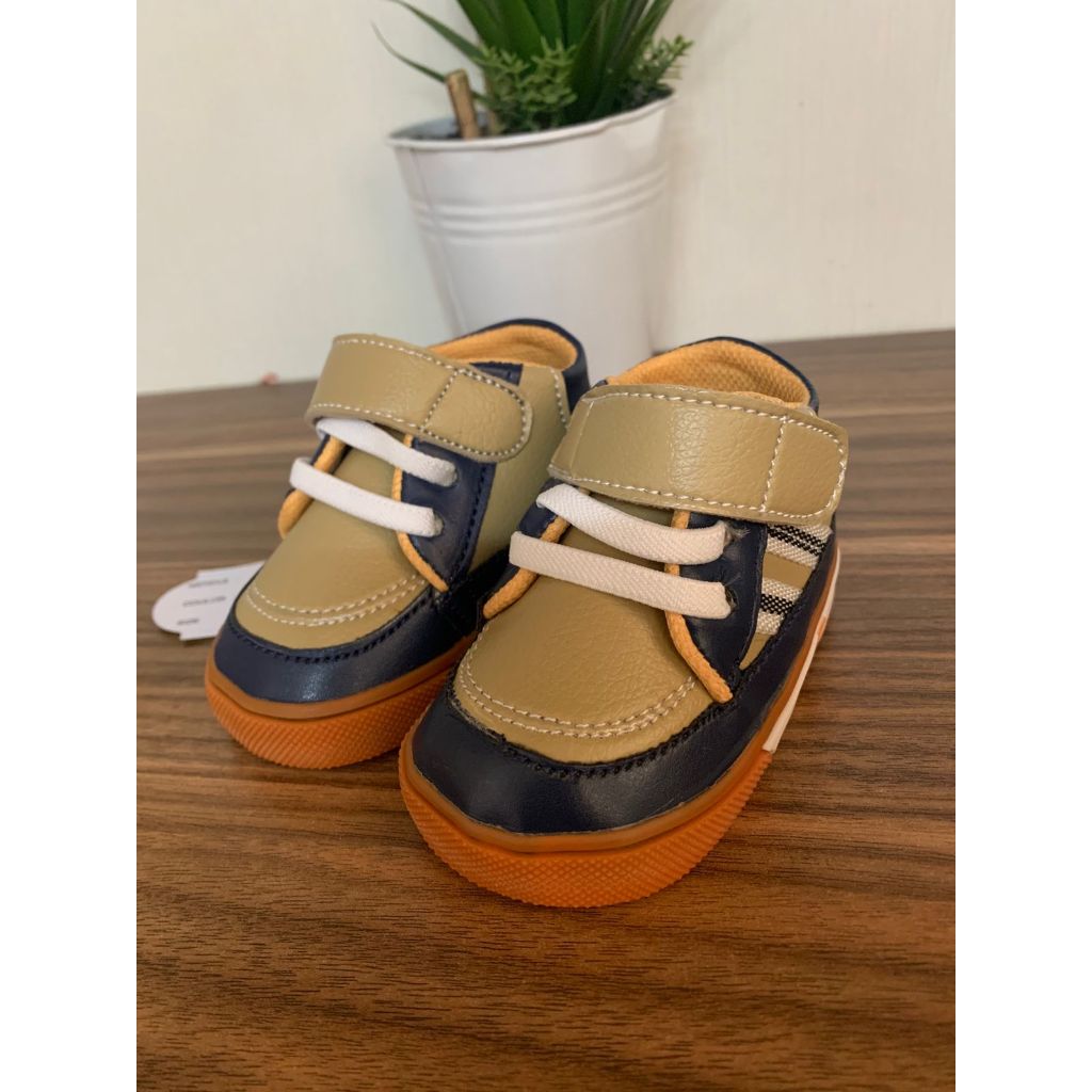 Ekubo Prewalker Velcro / Sepatu Prewalker Bayi / sepatu bunyi M-816