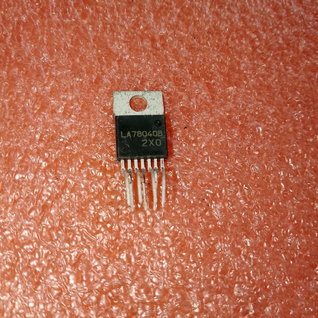 IC vertikal LA78040 ori