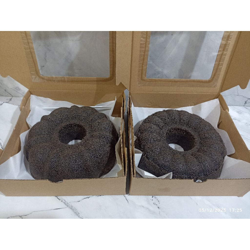 

RB Bolu Ketan Hitam Kukus by Rabiza Brownies and Cakes