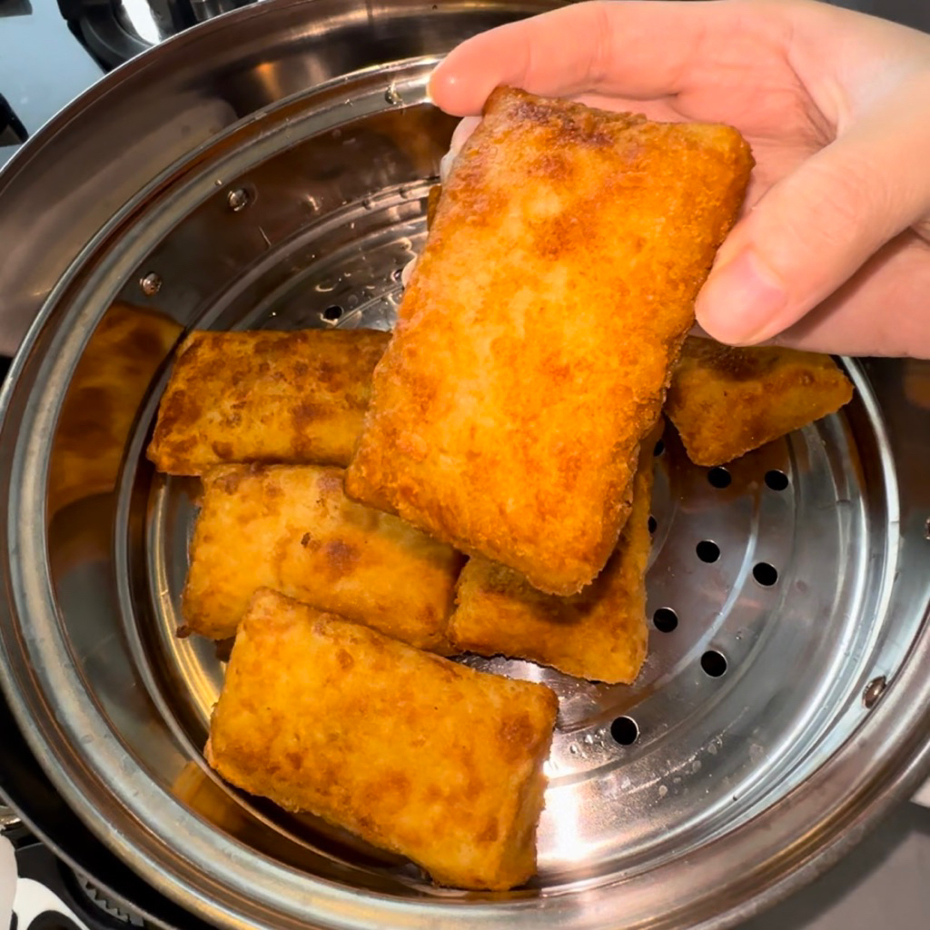 

RB Hap Hap Hap - Risol Ayam Sambal Matah (2 pcs)