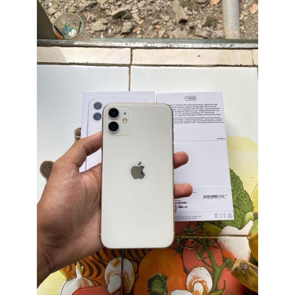 IPHONE 11 Second all operator 128 white
