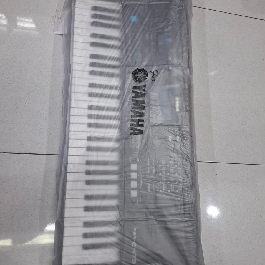 COVER KEYBOARD dan PIANO YAMAHA Transparan / hitam - Hitam