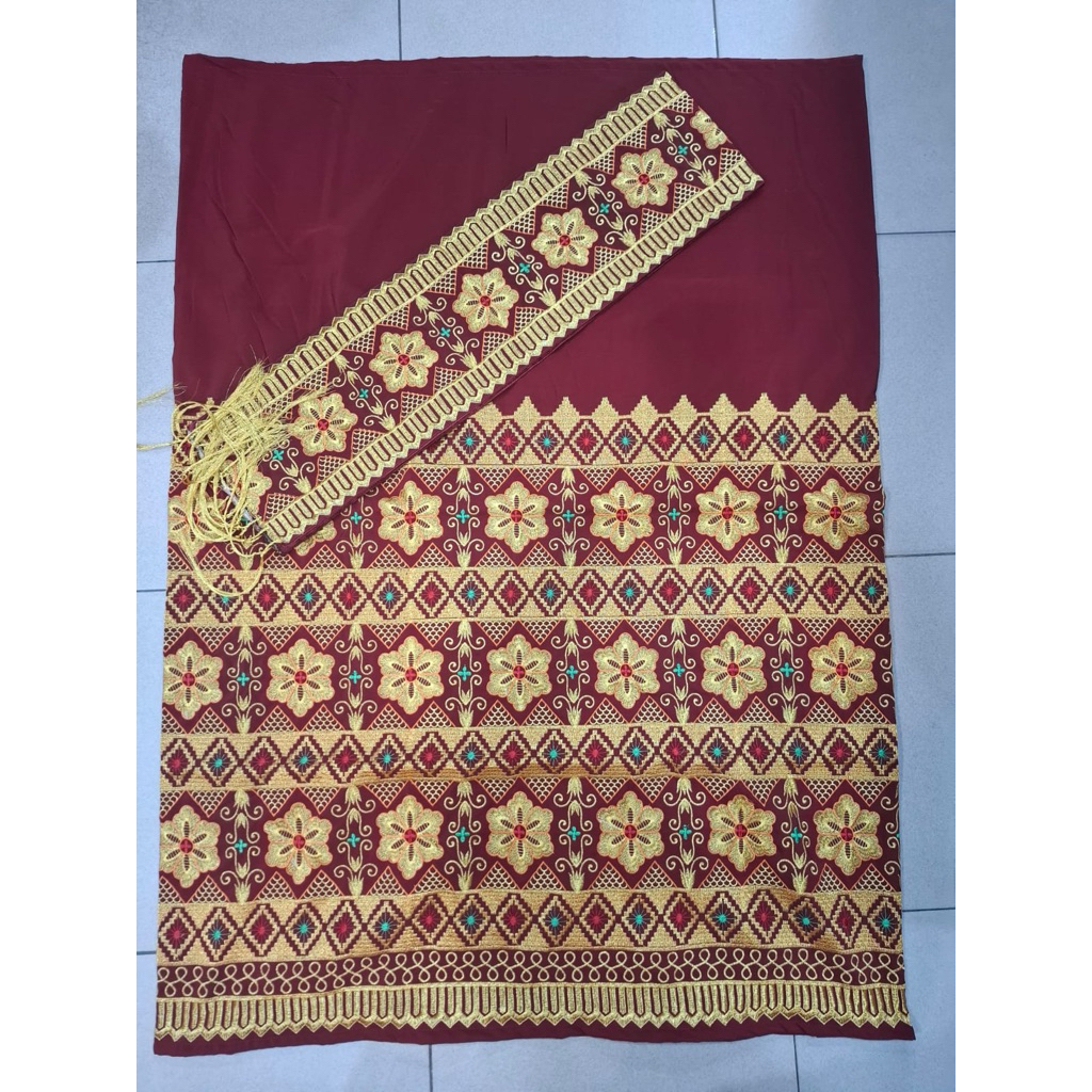 Tapis bordir 3 tingkat motif sanwos melati maroon